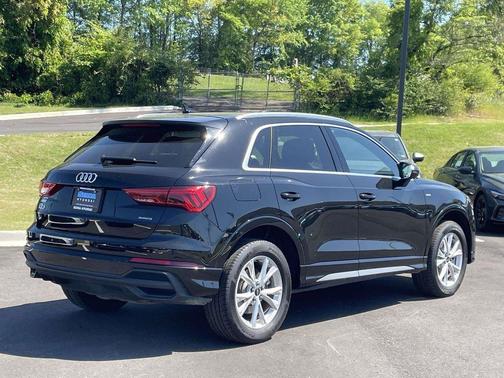 Mythos Black Metallic 2025 Audi Q3 Premium 45 TFSI S line quattro Tiptronic