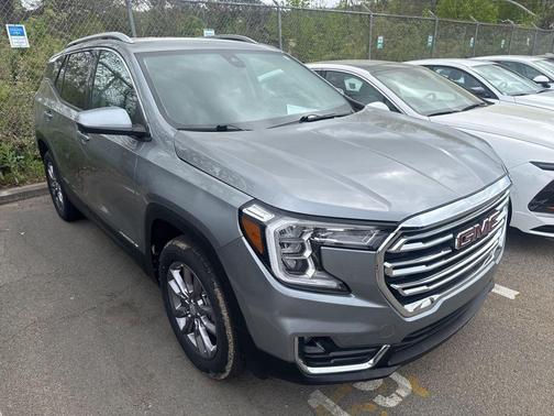 Sterling Metallic 2024 GMC Terrain SLT