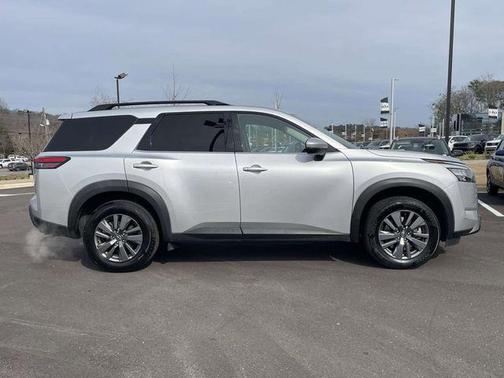 2025 Nissan Pathfinder SV FWD