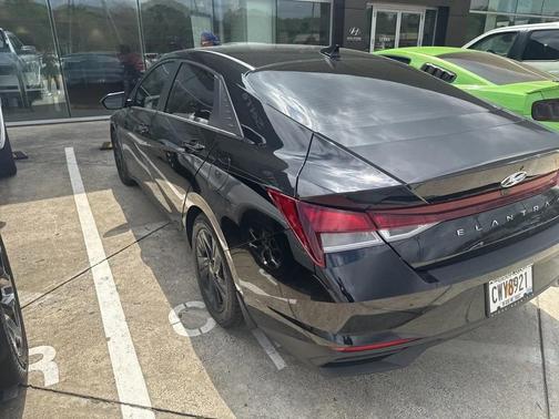Phantom Black 2023 Hyundai ELANTRA SEL