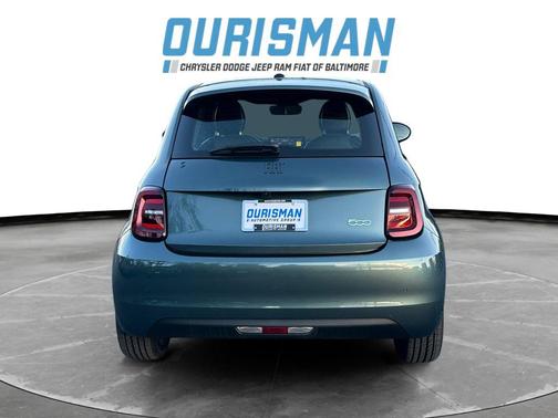 2025 FIAT 500e Giorgio Armani FWD