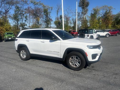 2023 Jeep Grand Cherokee Laredo