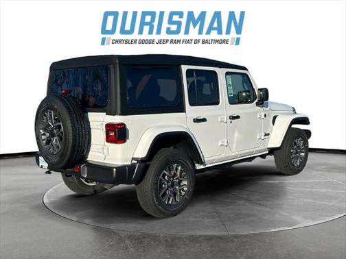 2025 Jeep Wrangler 4-Door Sahara 4x4
