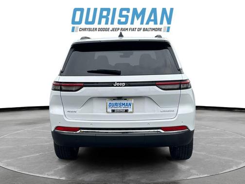 2025 Jeep Grand Cherokee Laredo