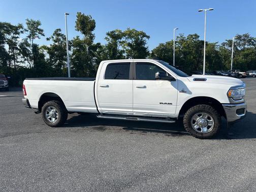2021 RAM 2500 Big Horn Crew Cab 4x4 8' Box