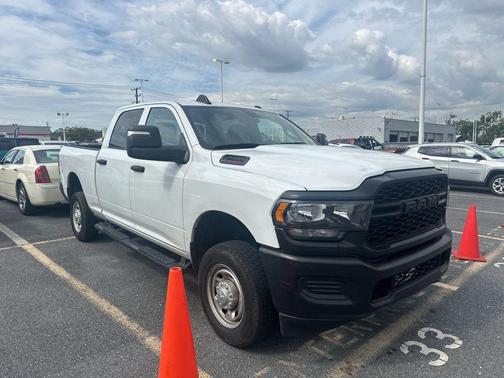 2024 RAM 2500 Tradesman Crew Cab 4x4 6'4' Box