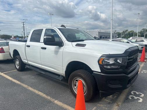 2024 RAM 2500 Tradesman Crew Cab 4x4 6'4' Box