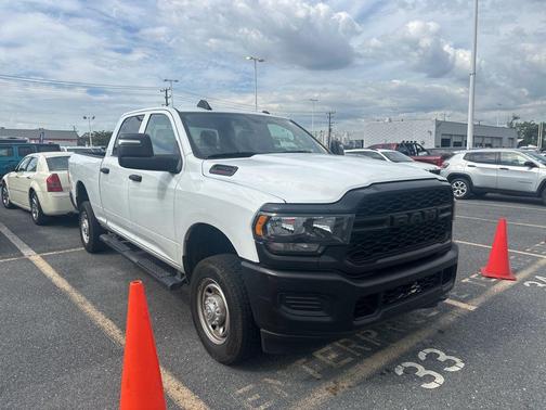 2024 RAM 2500 Tradesman Crew Cab 4x4 6'4' Box