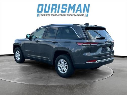 2023 Jeep Grand Cherokee Laredo