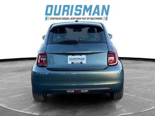 2025 FIAT 500e Giorgio Armani FWD