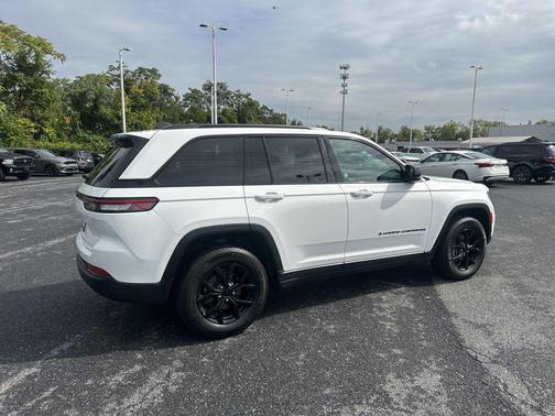 2024 Jeep Grand Cherokee Altitude