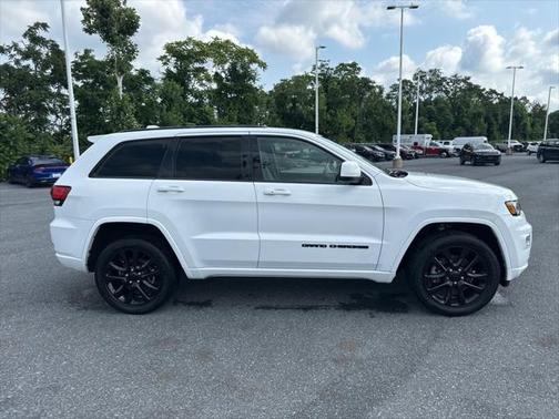 2021 Jeep Grand Cherokee Laredo