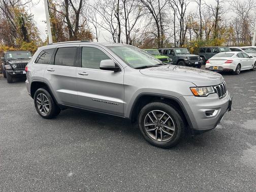 2019 Jeep Grand Cherokee Laredo