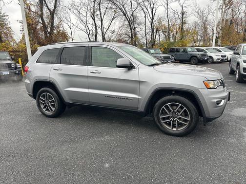 2019 Jeep Grand Cherokee Laredo