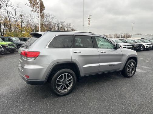 2019 Jeep Grand Cherokee Laredo
