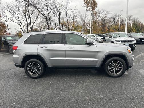 2019 Jeep Grand Cherokee Laredo
