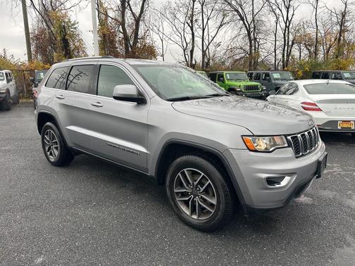 2019 Jeep Grand Cherokee Laredo