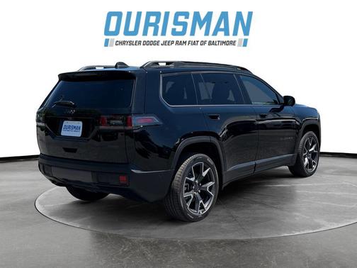 Diamond Black Crystal Pearlcoat 2026 Jeep Cherokee Overland