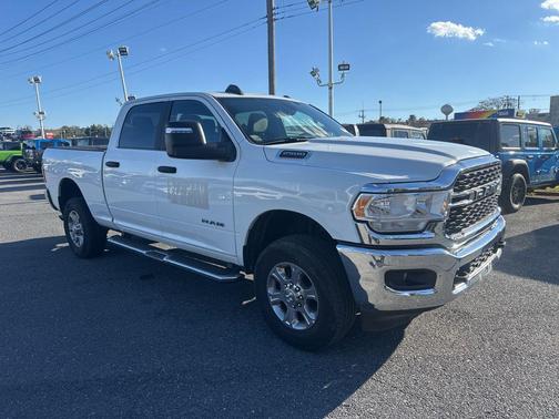2024 RAM 2500 Big Horn Crew Cab 4x4 6'4' Box