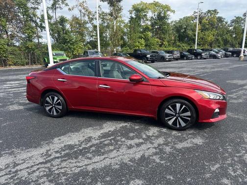 2022 Nissan Altima 2.5 SV
