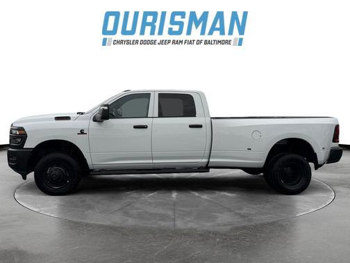 2026 RAM 3500 Tradesman Crew Cab 4x4 8' Box