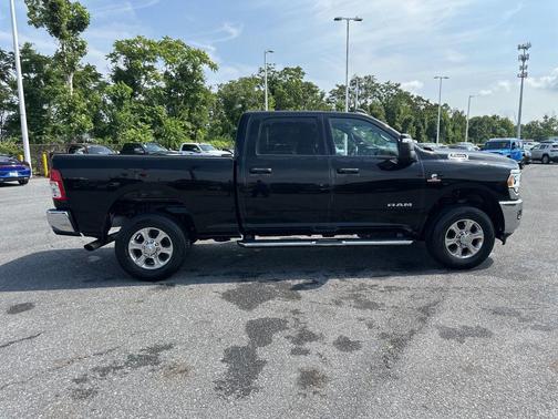 2023 RAM 2500 Big Horn Crew Cab 4x4 6'4' Box
