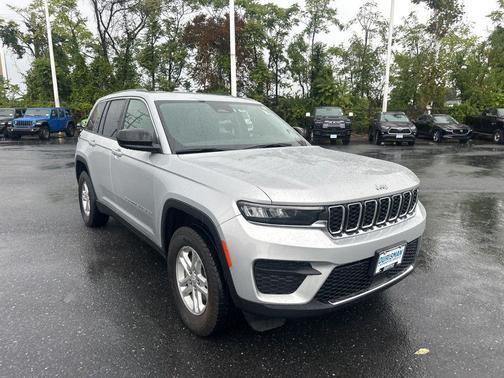 2023 Jeep Grand Cherokee Laredo