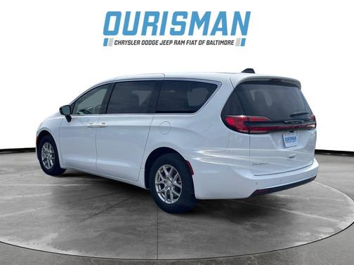 Bright White Clearcoat 2027 Chrysler Pacifica L