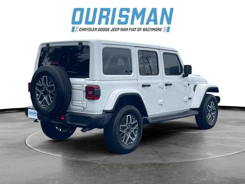 Bright White Clearcoat 2025 Jeep Wrangler 4-Door Sahara 4x4