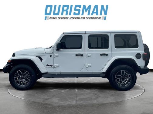 Bright White Clearcoat 2025 Jeep Wrangler 4-Door Sahara 4x4
