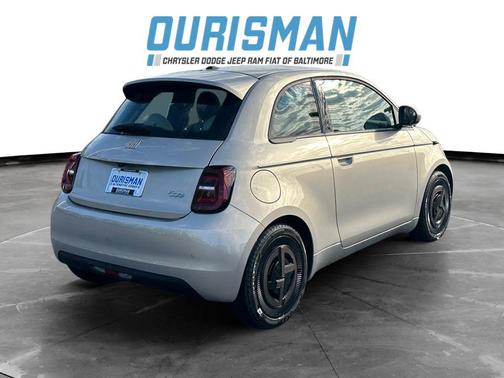 2025 FIAT 500e Giorgio Armani FWD