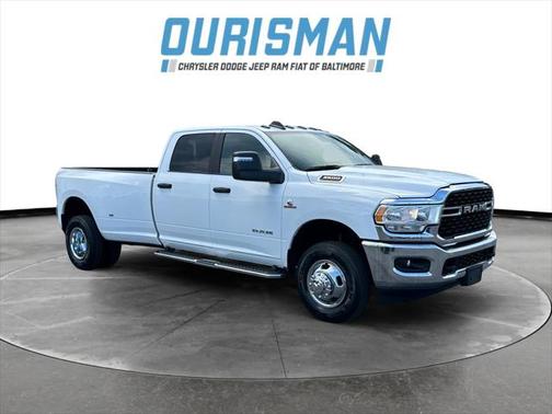 2024 RAM 3500 Big Horn Crew Cab 4x4 8' Box
