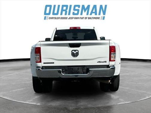 2024 RAM 3500 Big Horn Crew Cab 4x4 8' Box