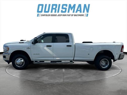 2024 RAM 3500 Big Horn Crew Cab 4x4 8' Box