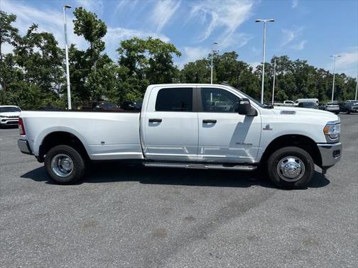 2024 RAM 3500 Big Horn Crew Cab 4x4 8' Box