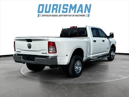 2024 RAM 3500 Big Horn Crew Cab 4x4 8' Box