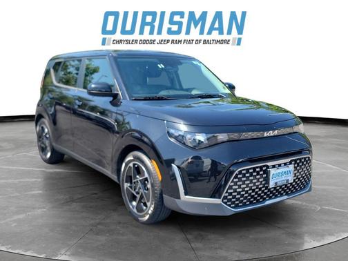 Fusion Black 2023 Kia Soul EX