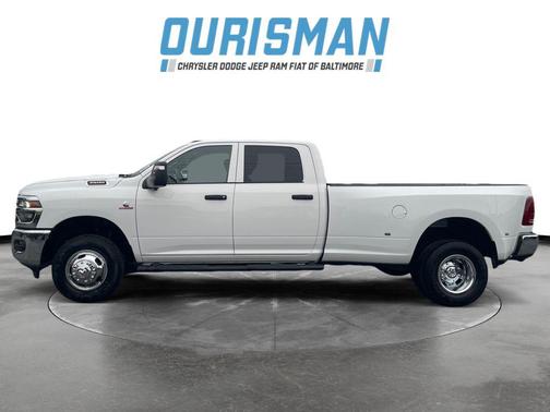 2026 RAM 3500 Tradesman Crew Cab 4x4 8' Box
