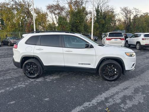 2023 Jeep Cherokee Altitude
