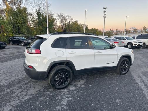 2023 Jeep Cherokee Altitude