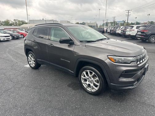 2022 Jeep Compass Latitude Lux