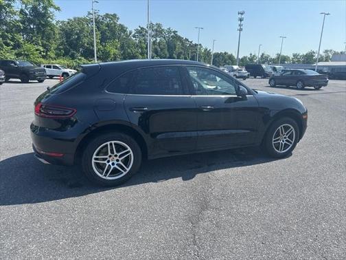 2018 Porsche Macan Base