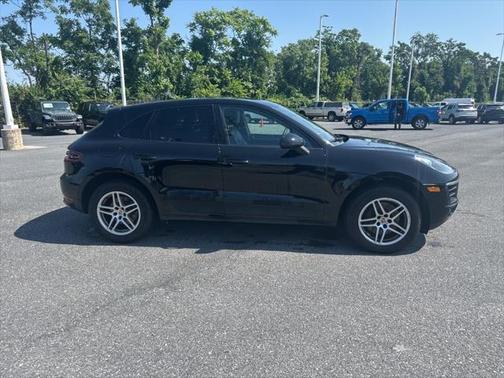 2018 Porsche Macan Base