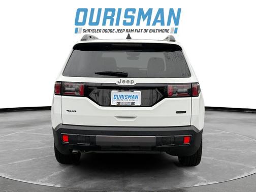 2026 Jeep Cherokee Overland