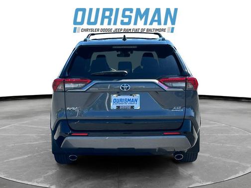 2020 Toyota RAV4 Hybrid SE