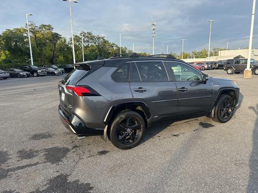 2020 Toyota RAV4 Hybrid SE