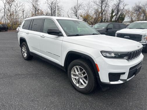 2022 Jeep Grand Cherokee L Laredo