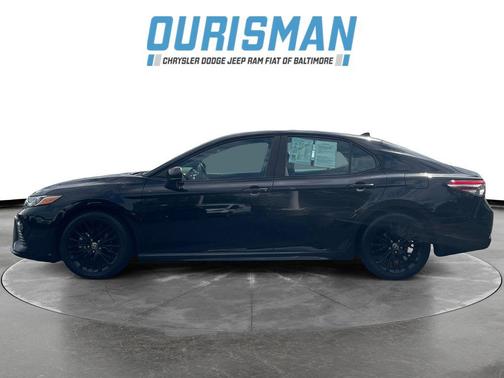 Midnight Black Metallic 2020 Toyota Camry SE
