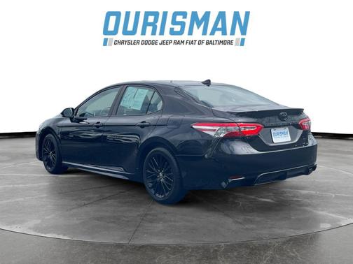 Midnight Black Metallic 2020 Toyota Camry SE
