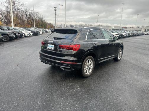 2022 Audi Q3 45 S line Premium